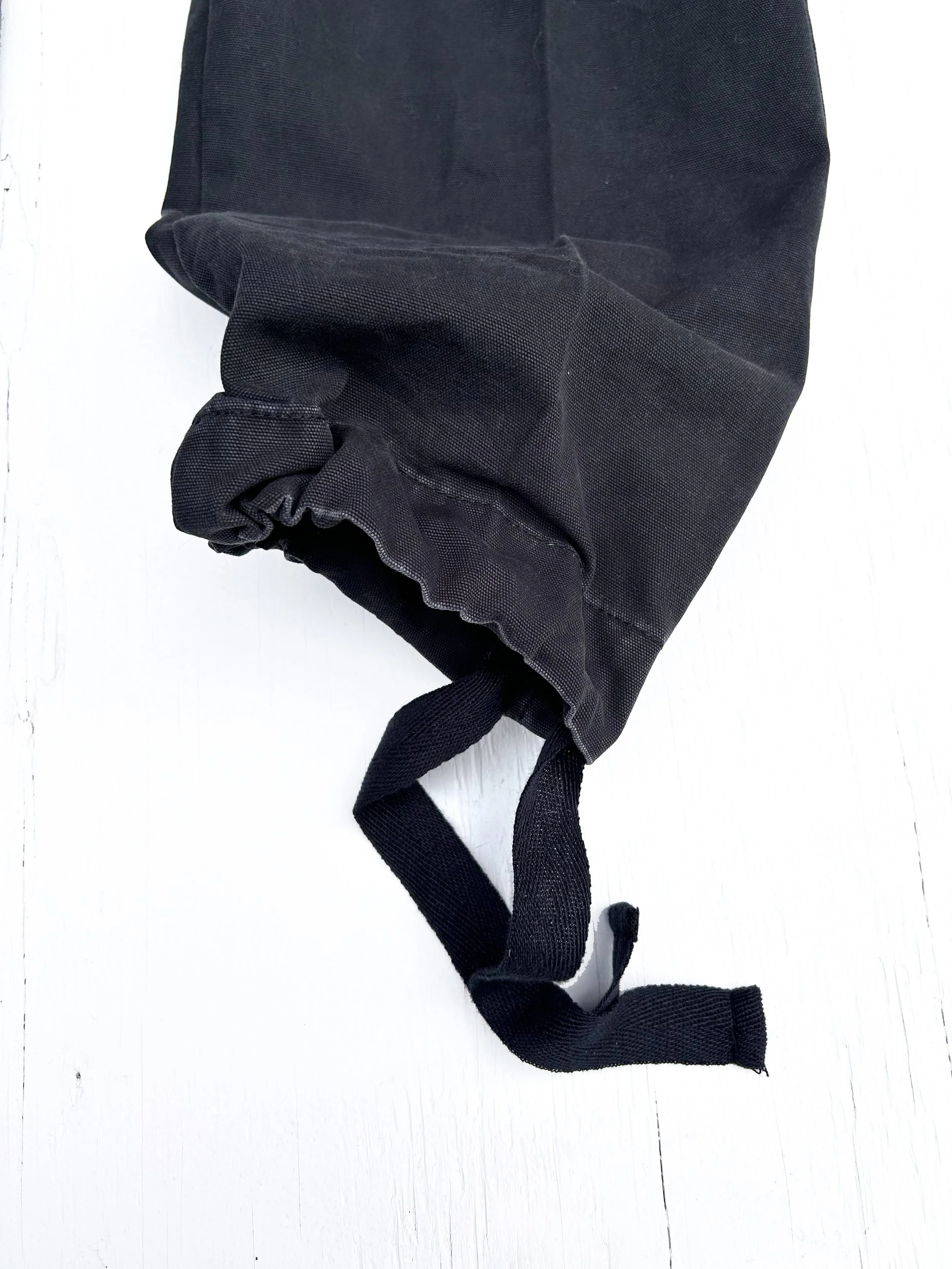 perfect navy cargo pant frt detail.jpg