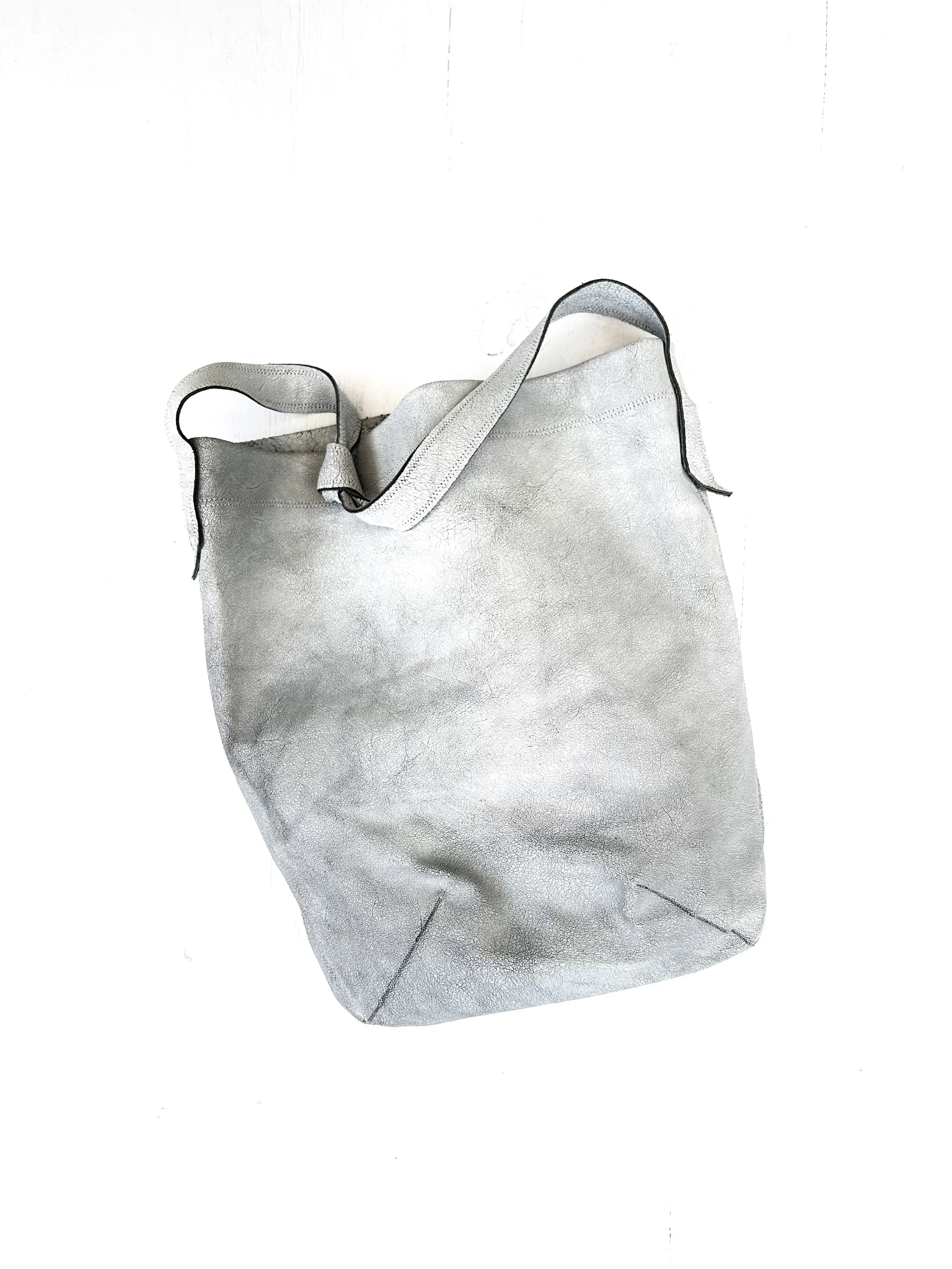 WHITE CRACKED LEATHER BAG OTHER FRONT.jpg
