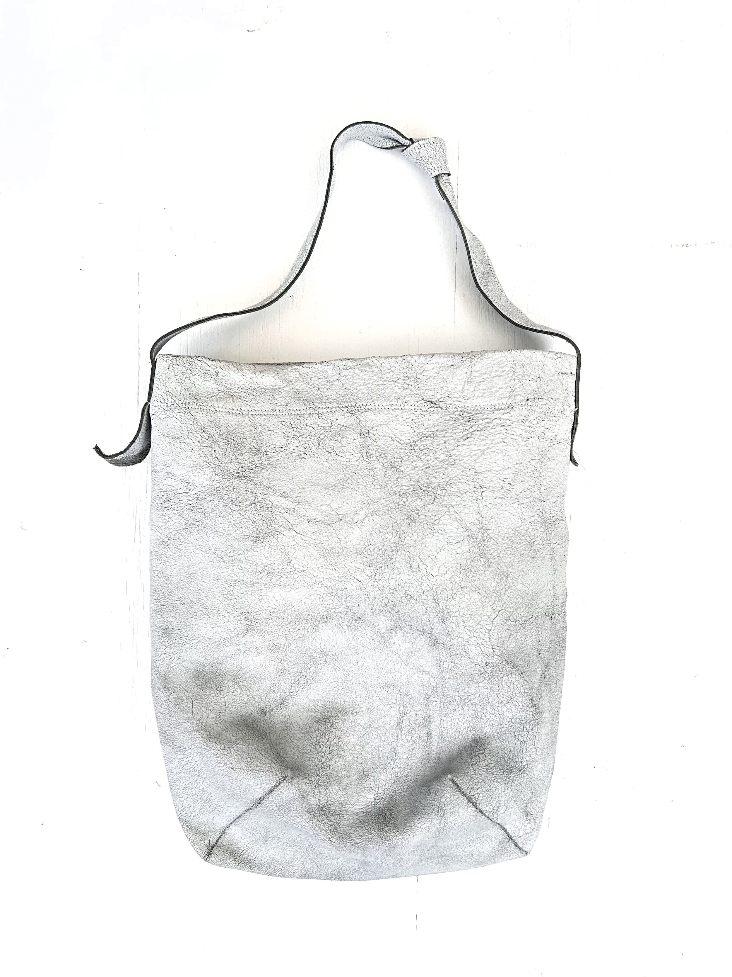 WHITE CRACKED LEATHER BAG.jpg