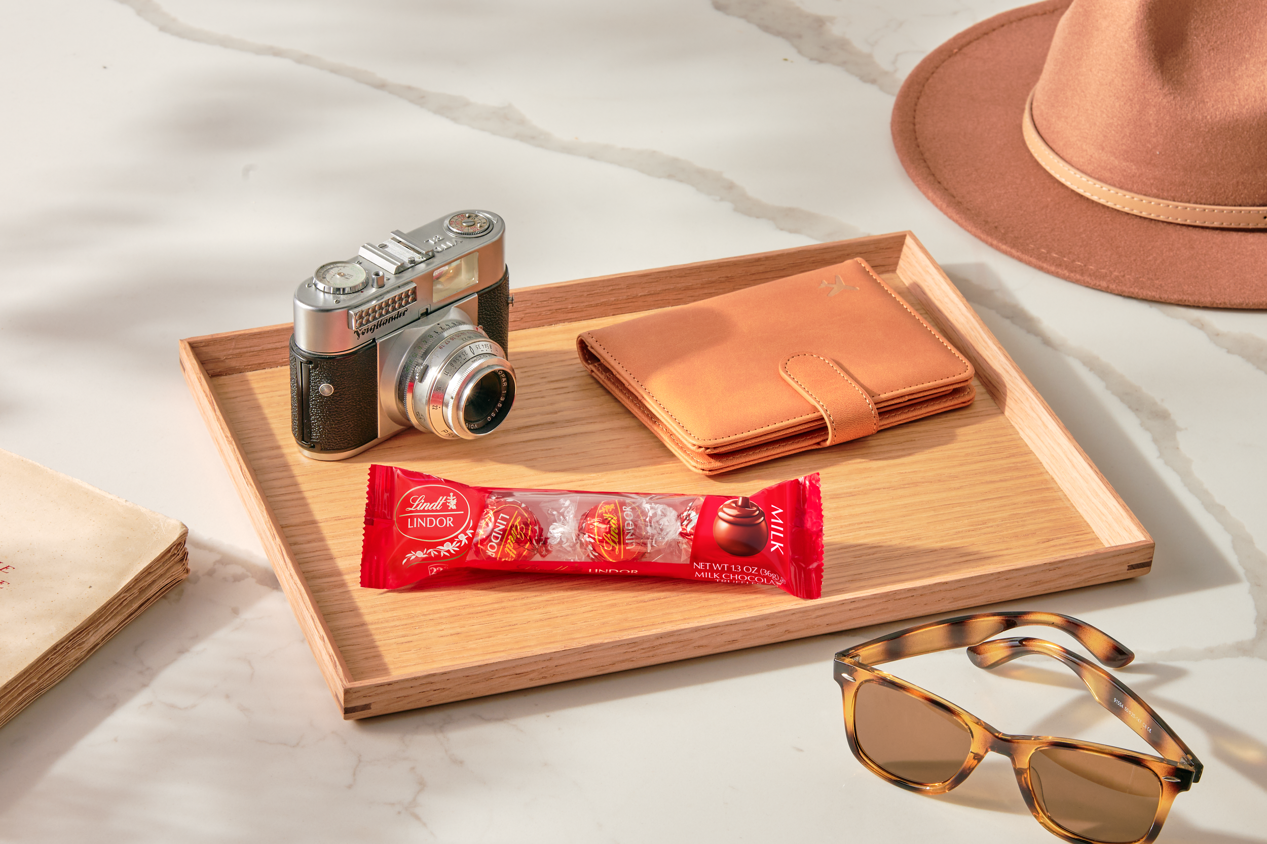 Lindt_3Pack_Lifestyle_1.png