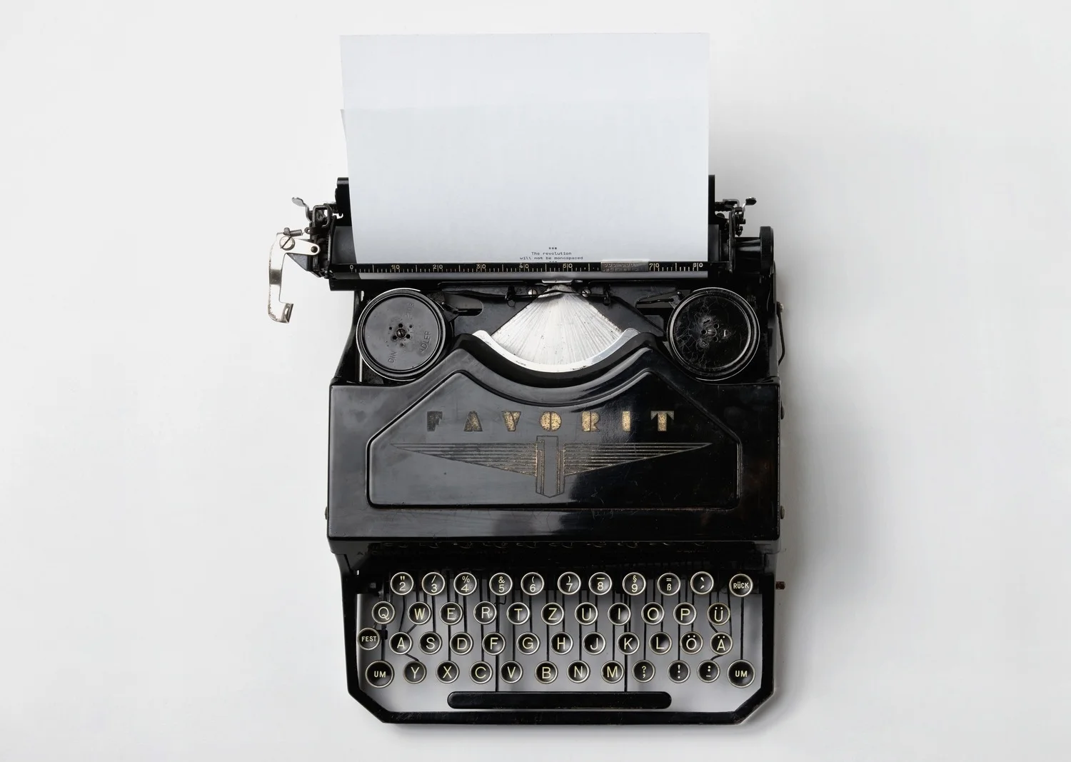 LJIZlzHgQ7WPSh5KVTCB_Typewriter.jpg