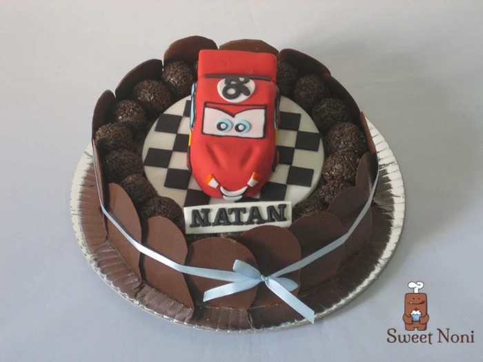 Cars Cake, this was made for the little Natan really good combinations, just a traditional Cake with a nice decoration on top