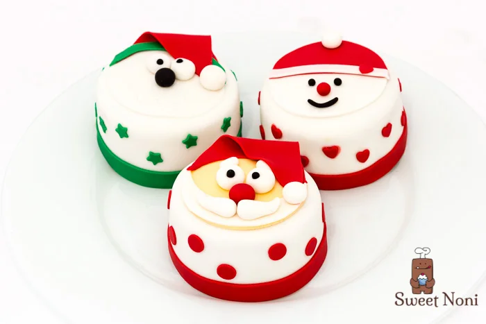 Mini Christmas Cakes