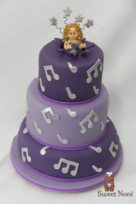 Another pop star is coming, Julia's Birthday Cake