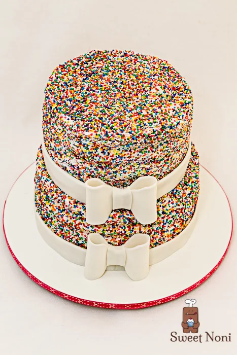 Completely in love, simple and really happy cake with all the colors