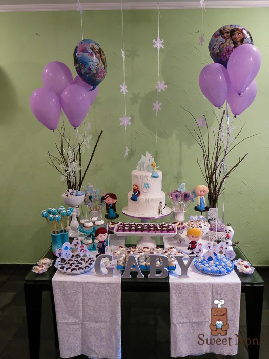 Cake, cupcakes, cakepops, cookies and Sweets - Sweet Noni Little Princess, prince and Olaf toys- Made by Maraline from Maria Flor Facebook- https://www.facebook.com/mariaflormimos?fref=ts Decoration - Sweet Noni Design, idealization and assembly - Sweet Noni 