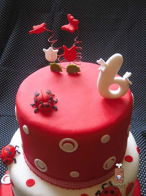 Girls_Tenn_Cakes_090411_2.jpg