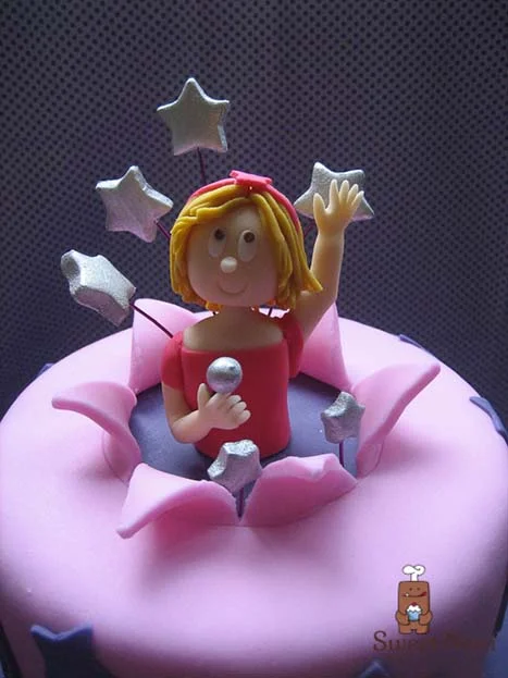 Girls_Tenn_Cakes_071211_11.jpg