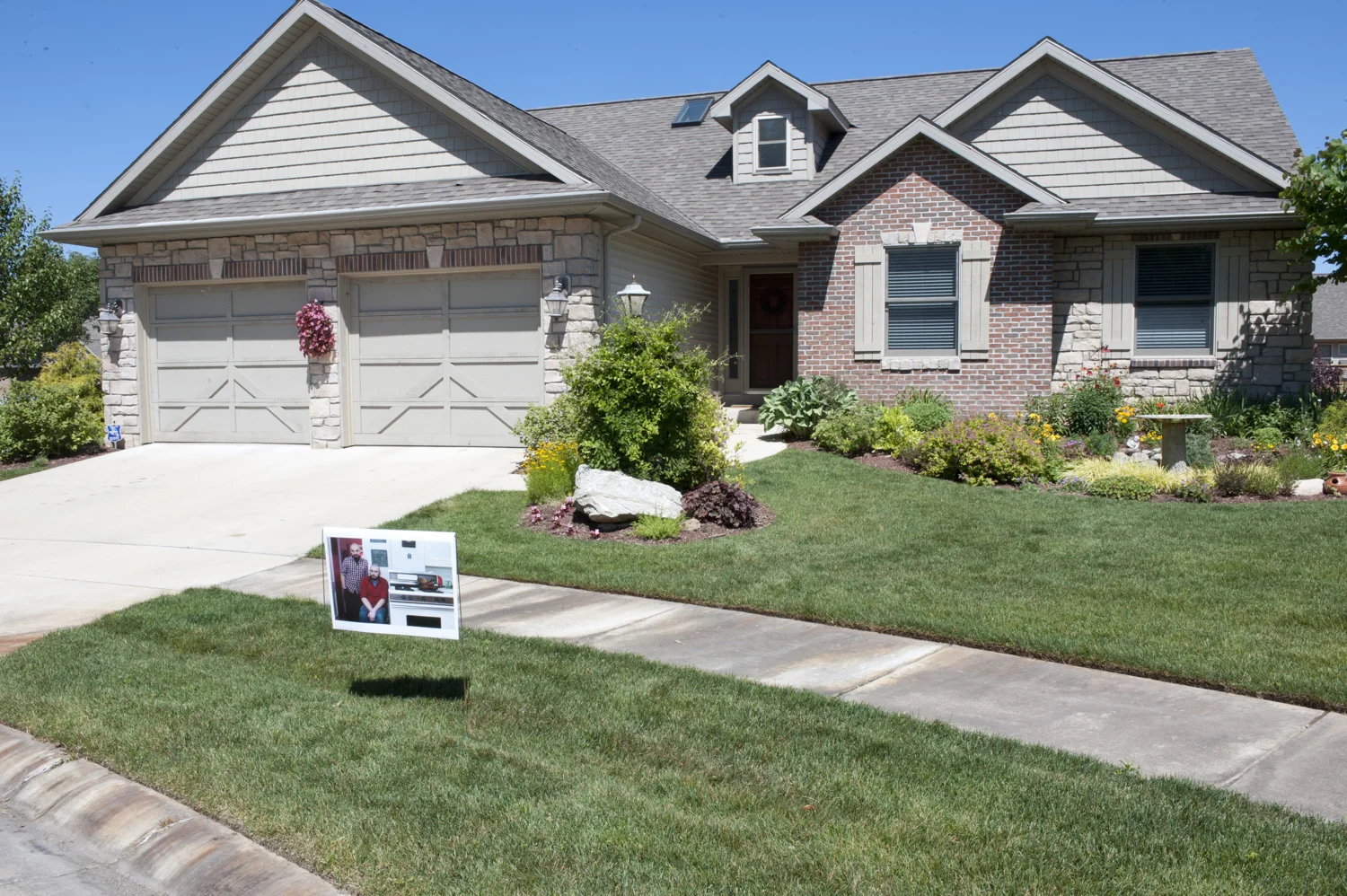 Yard Sign Project - Roseland Neighborhood