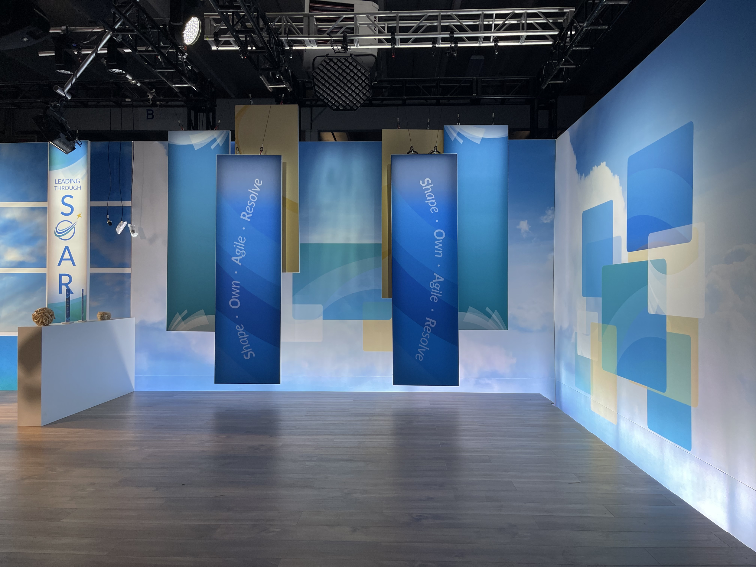 Set_Design_Banners.PNG