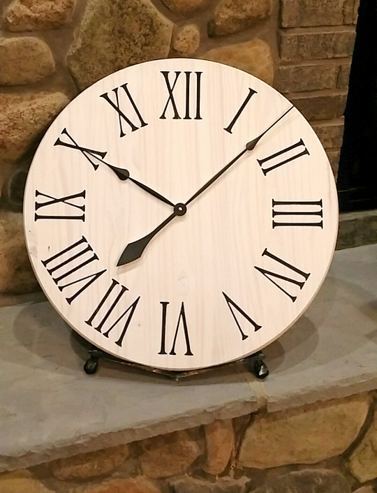 TIPPY CREEK WINERY - Farmhouse Clock Painting Class