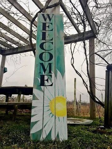 HULL'S TRACE WINE CELLAR - Wood Daisy Welcome