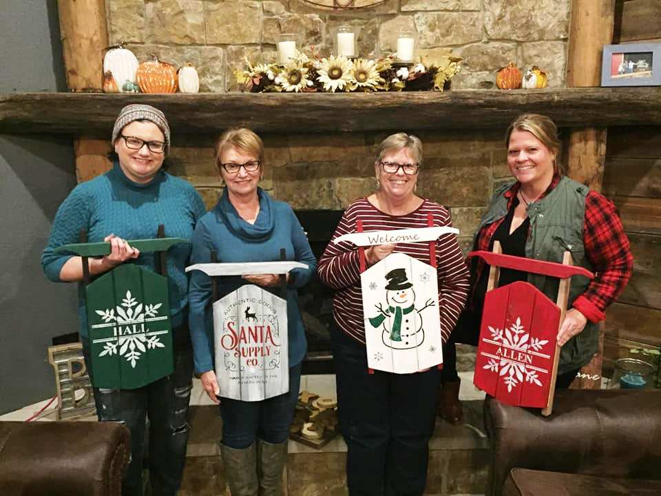 BYLER LANE WINERY - Personalized Mini Wood Sled Painting Class