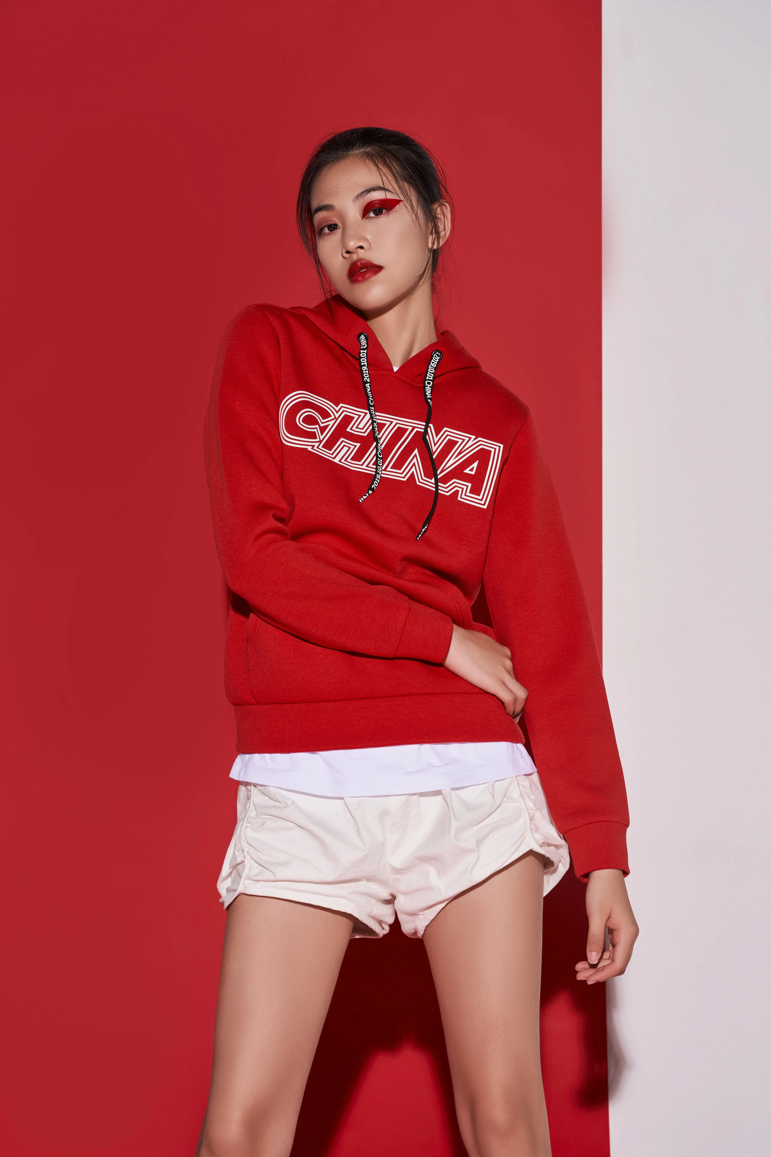 70å¨å¹´éå®ç³»åå«è¡£å¥³æ¬¾_åºæ¯å¾2.jpg