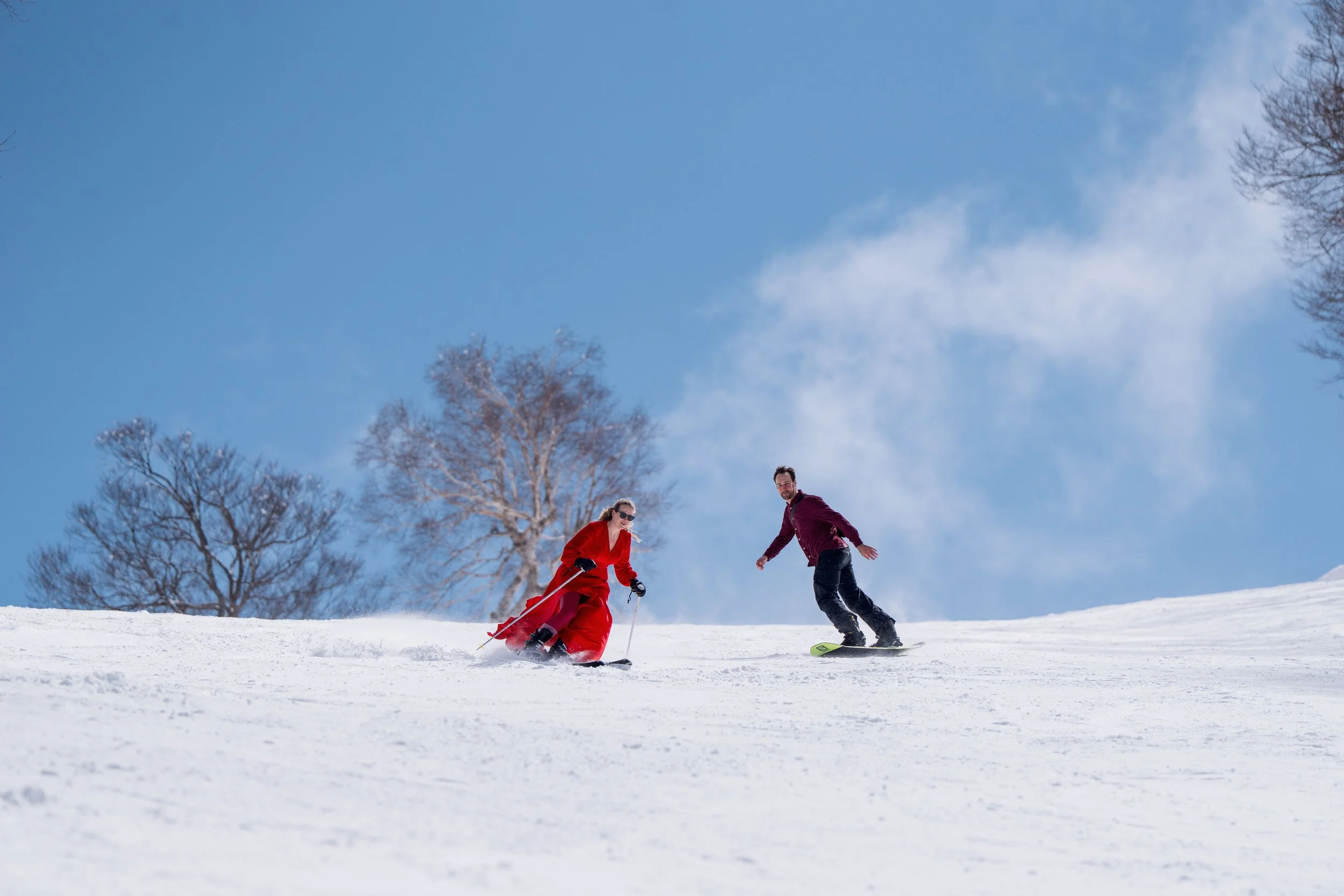 Nozawa | English Couple Mixes Ski and Wedding 
