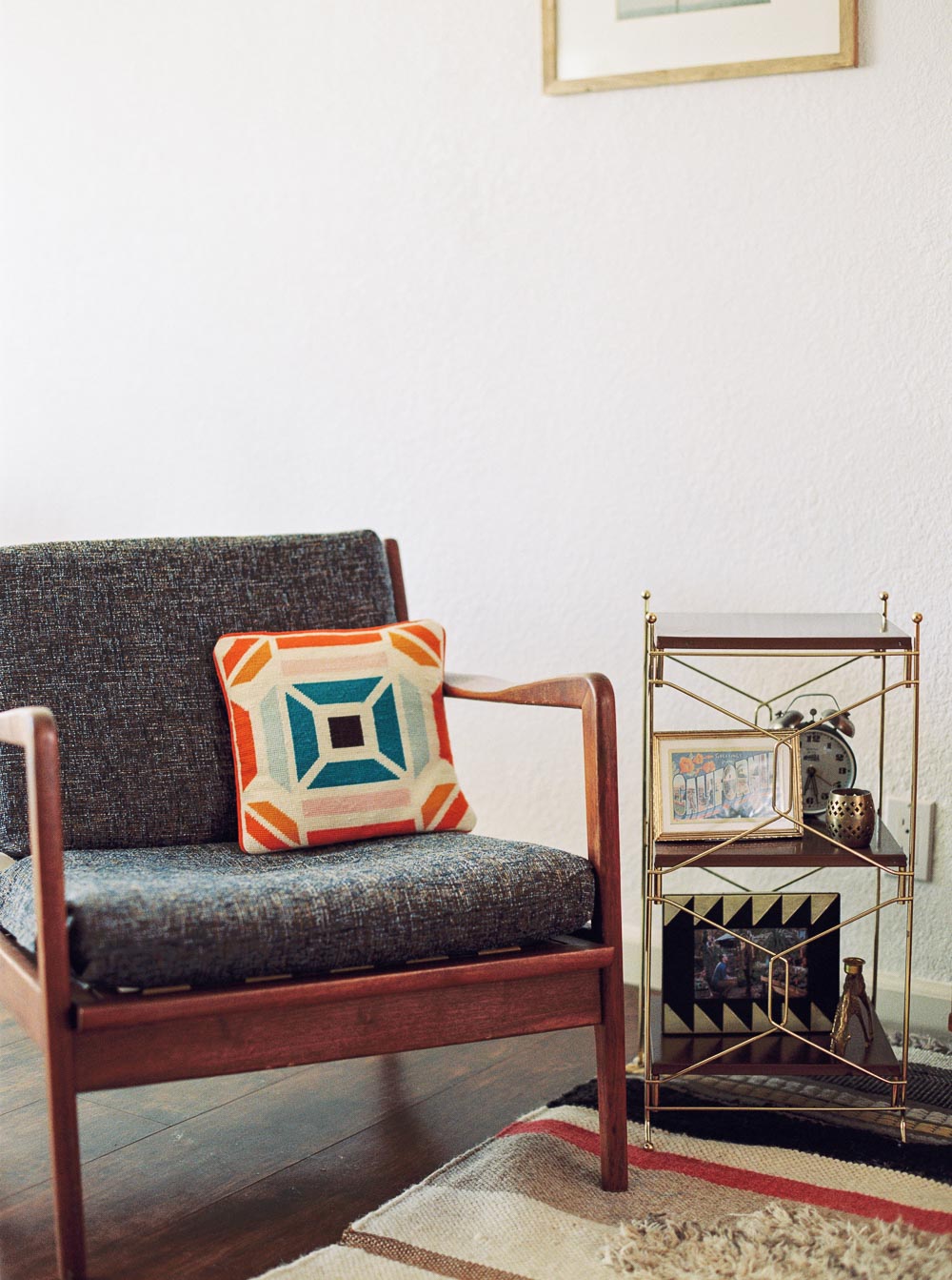mid century modern living room-2.jpg