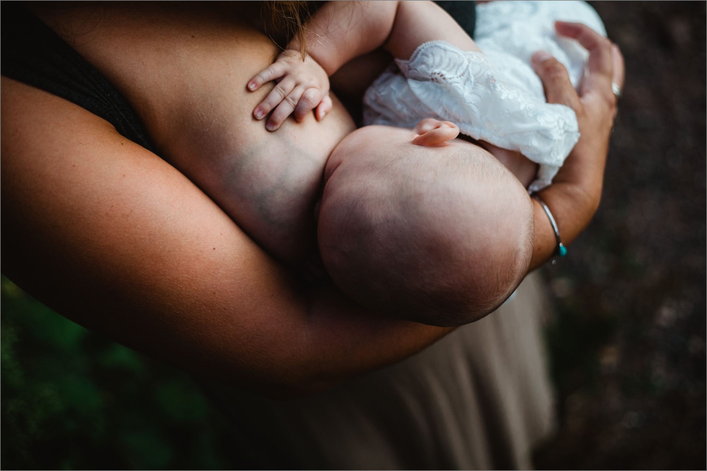 Sara Zinn Photography Breastfeeding Baby