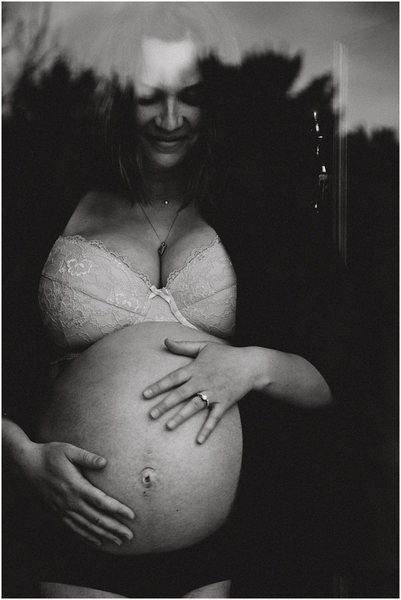Sara Zinn Photography Black And White Pregnancy