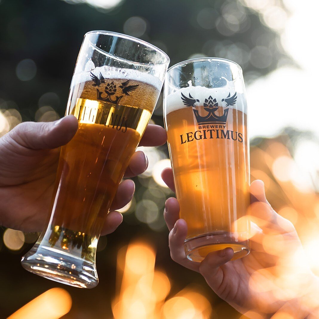 Happy Labor Day!  Grilling out or just chillin' out we have pints, steins, and pours galore!! 
Our coolers are stocked and ready with your favorite 4-packs and singles, ready to mingle with your barbeque 🧑&zwj;🍳

@newenglandfoodtrucksllc is serving