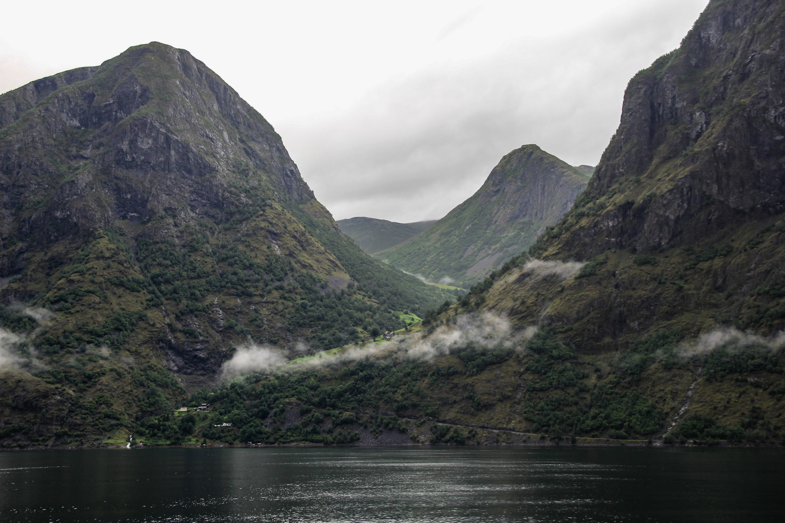 Naeryfjord-4.jpg