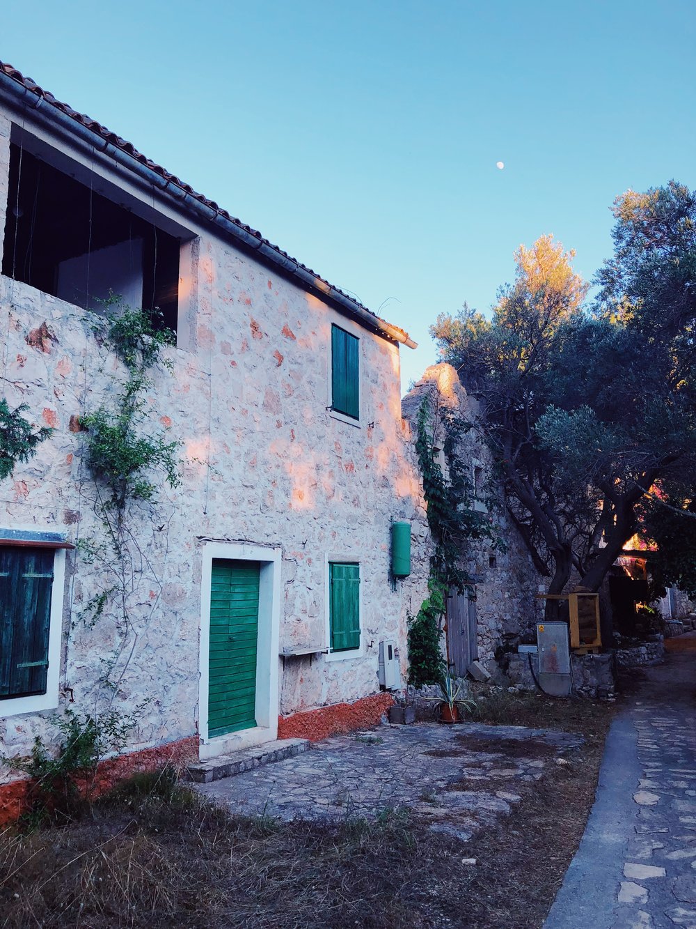 Moon rise on Paklinski Otoci