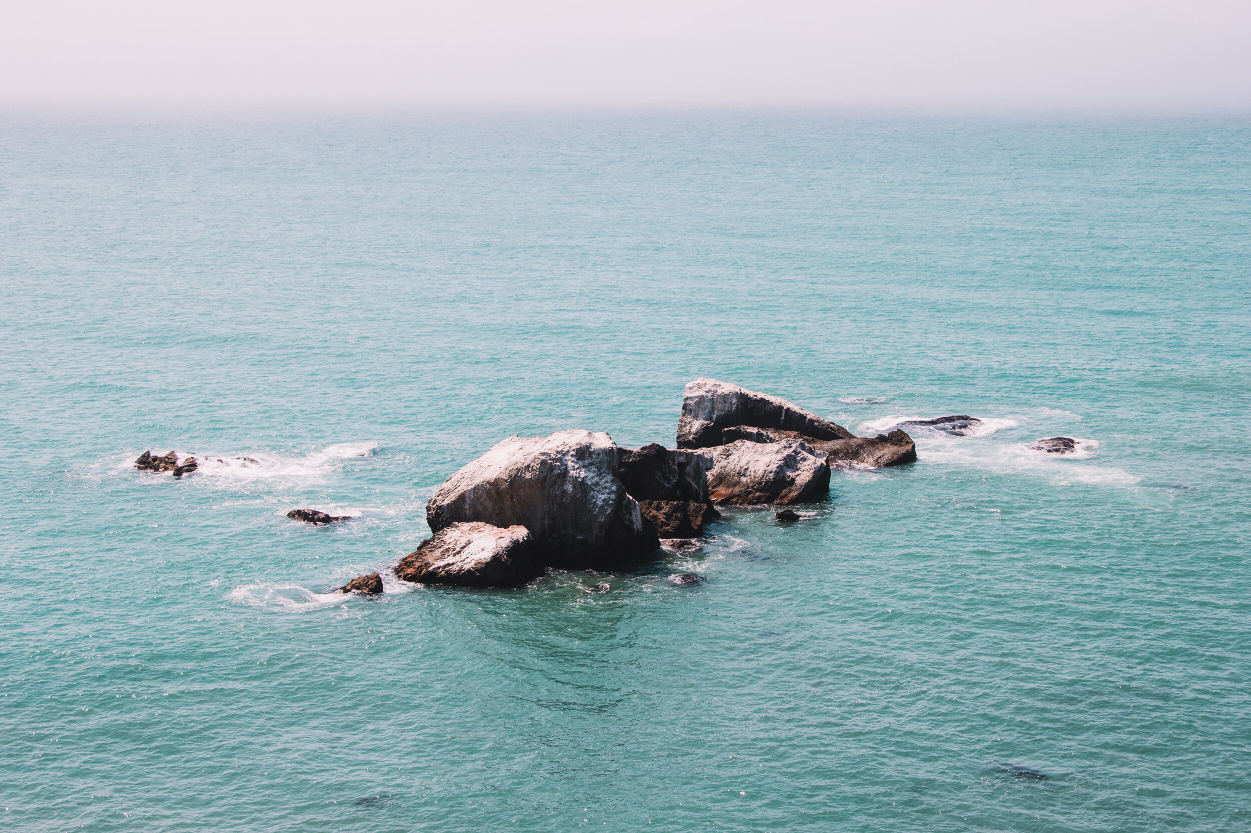 Turquoise blue waters of the Pacific along the Lost Coast Trail in Northern California