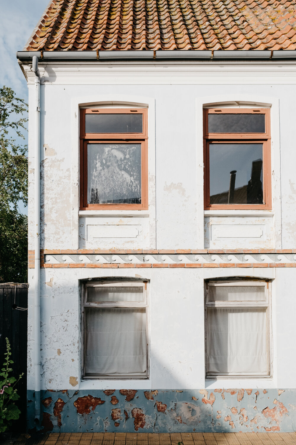 Wave trim on a Scandinavian building