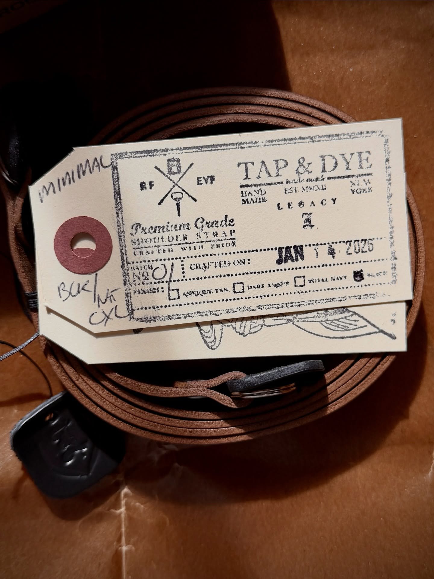 After years of searching for the perfect strap for my Leica MP Typ240 camera, I think this one might finally be it! Thank you @tapanddye 
#leica #camera #strap #leather #vanurfalianphotographs