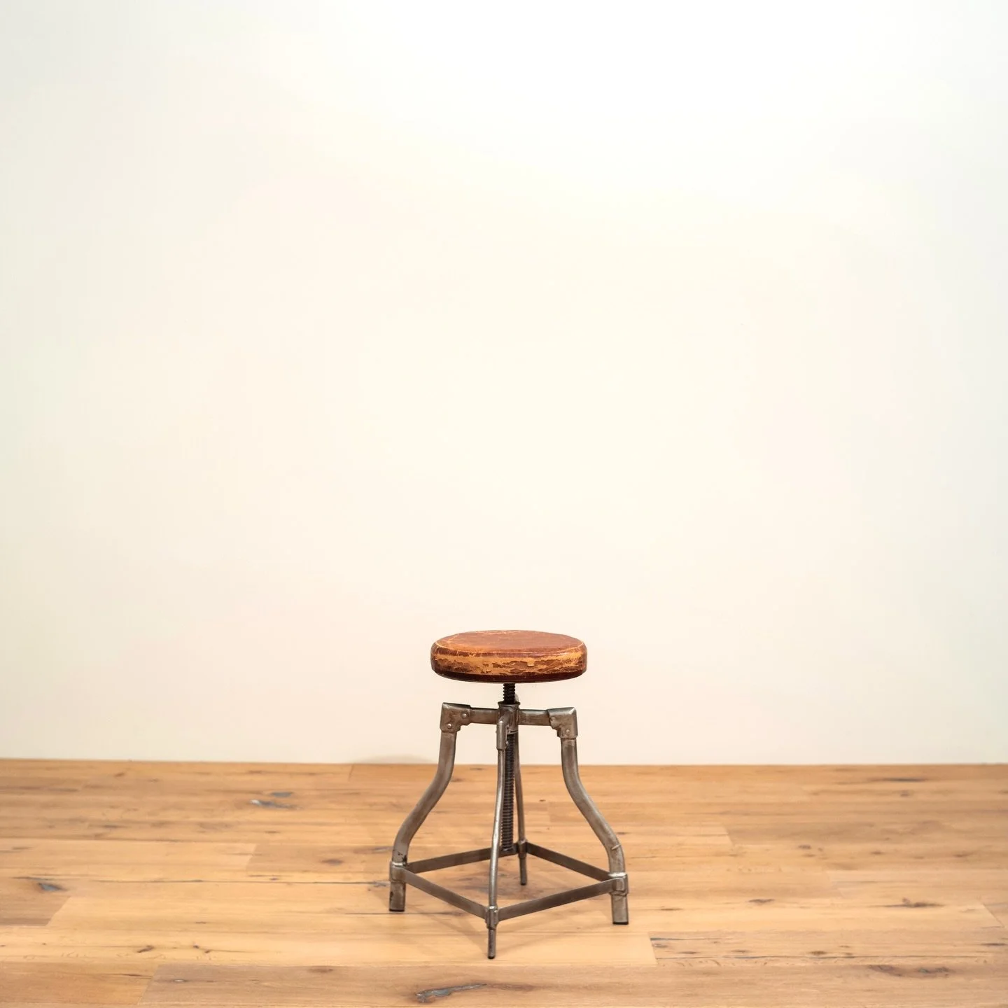 Who&rsquo;s next? Studio portraits booking now! DM me 📸 Check out my updated website! 
#photographer #portraitphotography #vanurfalianphotographs