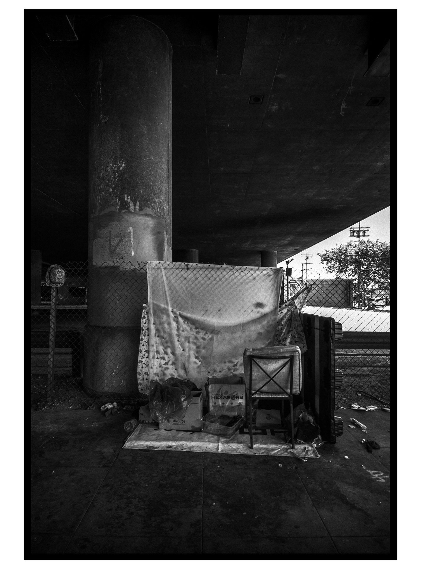 Hi-Con B&amp;W trip around DTLA with my Leica. 
#leica #photographer #blackandwhite #vanurfalianphotographs