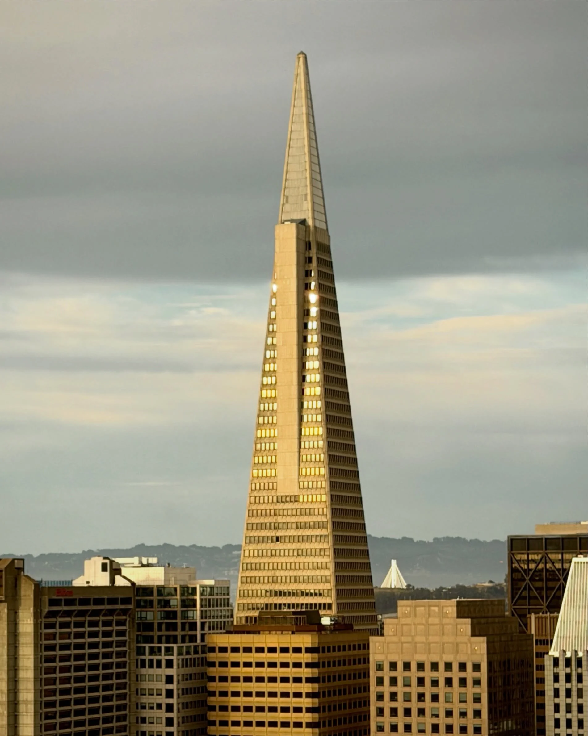 Golden light on the WeWork tower in San Francisco on the first day of the trip. 
#colorphotography #wework #sanfransisco #vanurfalianphotographs