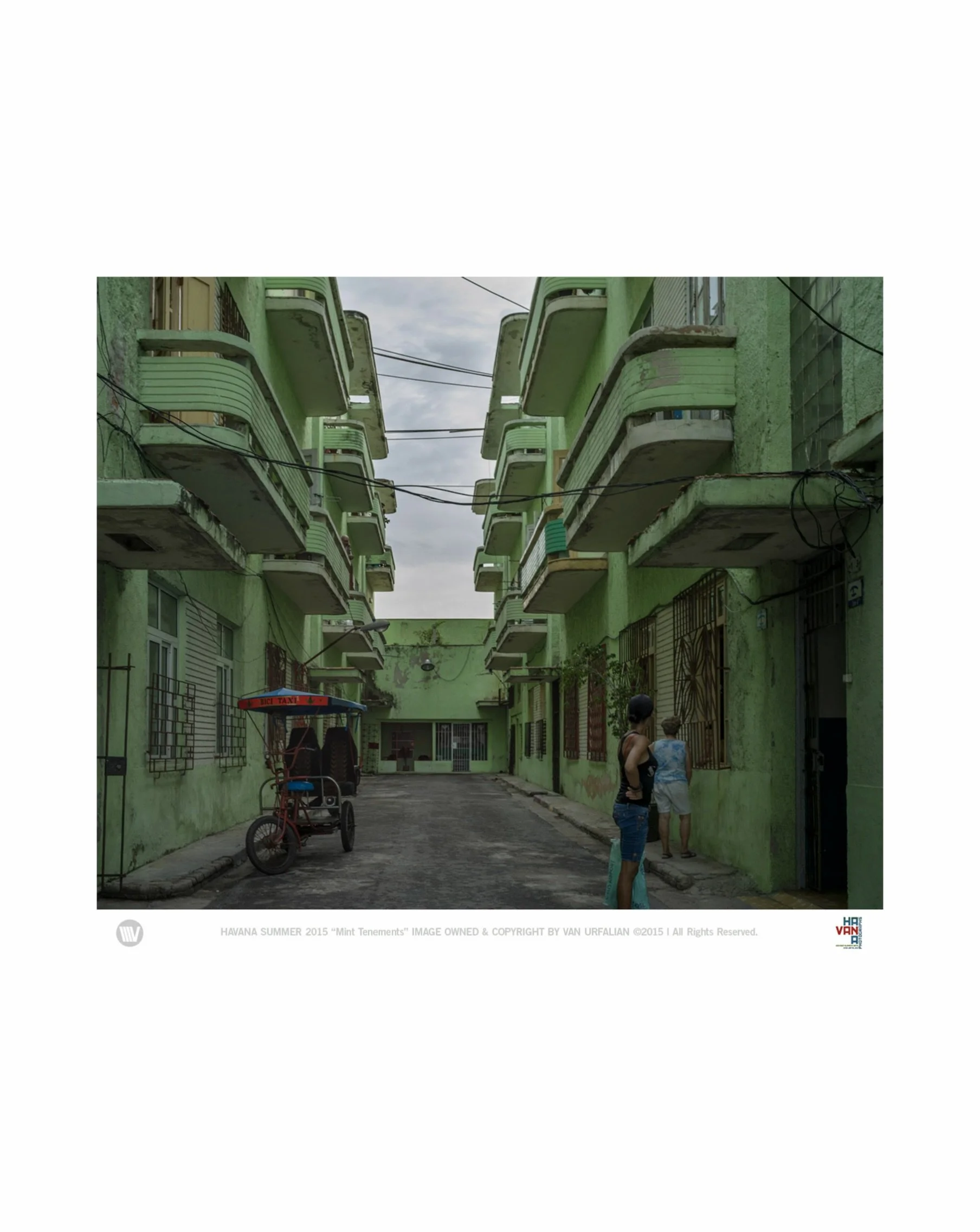 &ldquo;Mint Tenements&rdquo;
Off the tourist track, nobody posing for anybody. This is the Havana that doesn&rsquo;t stop for the cameras arriving in bigger numbers every year. Come see this print in person on Aug 29 at The Reef LA 🇨🇺📷
#habanaviej