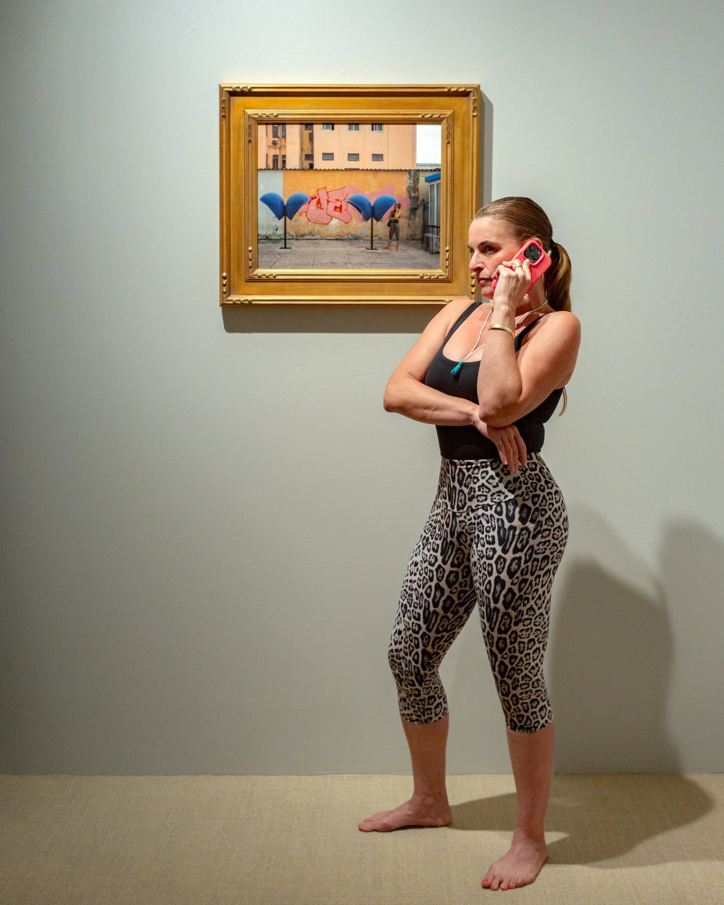 Prints are up. People are jumping out of the frame! Thanks Kim! Three days! 🇨🇺📷
#photo #fun #gallery #leopardprint #callme
