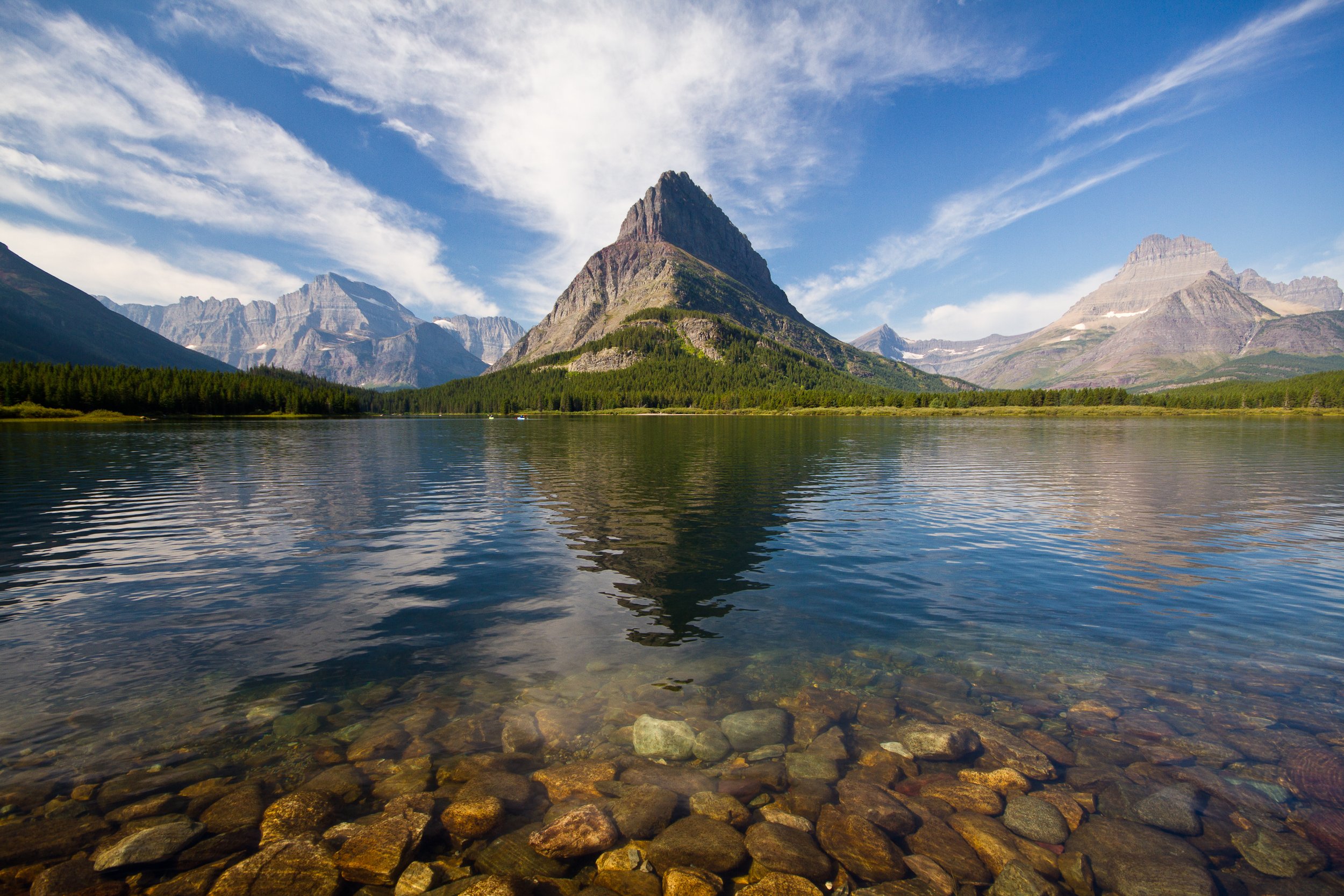 Grinnell_Point_and_Swiftcurrent_Lake_in_Glacier_National_Park,_Montana,_U.S.A.jpg