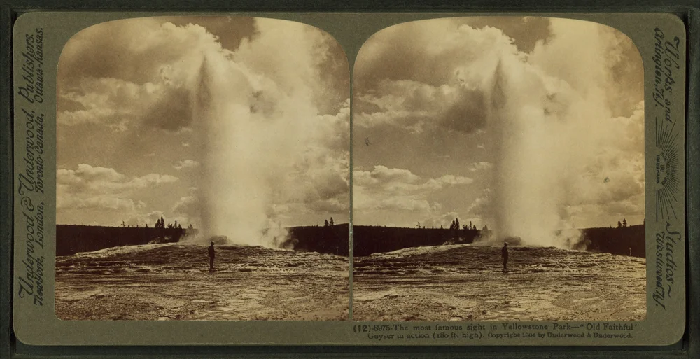The_Most_famous_sight_in_Yellowstone_Park_-'Old_Faithful_Geyser'_in_action,_by_Underwood_&_Underwood.jpg