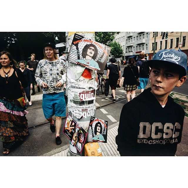 &quot;Suspicious of the Rocky divide&quot;
_
Berlin, Germany 2015

#wearegrryo#streets_storytelling#capturestreets#best_streetview#pocket_streetlife#mafia_streetlove#lensculturestreets#streetselect#cobblescope#ourstreets#challengerstreets#fromstreets