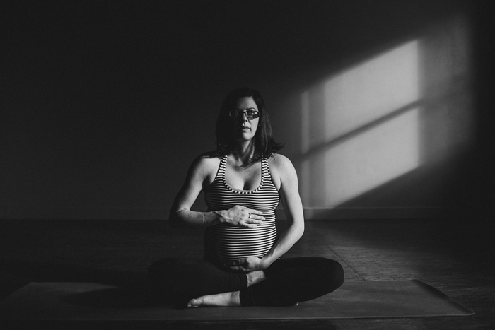 canmore-prenatal-yoga-photographer001.jpg