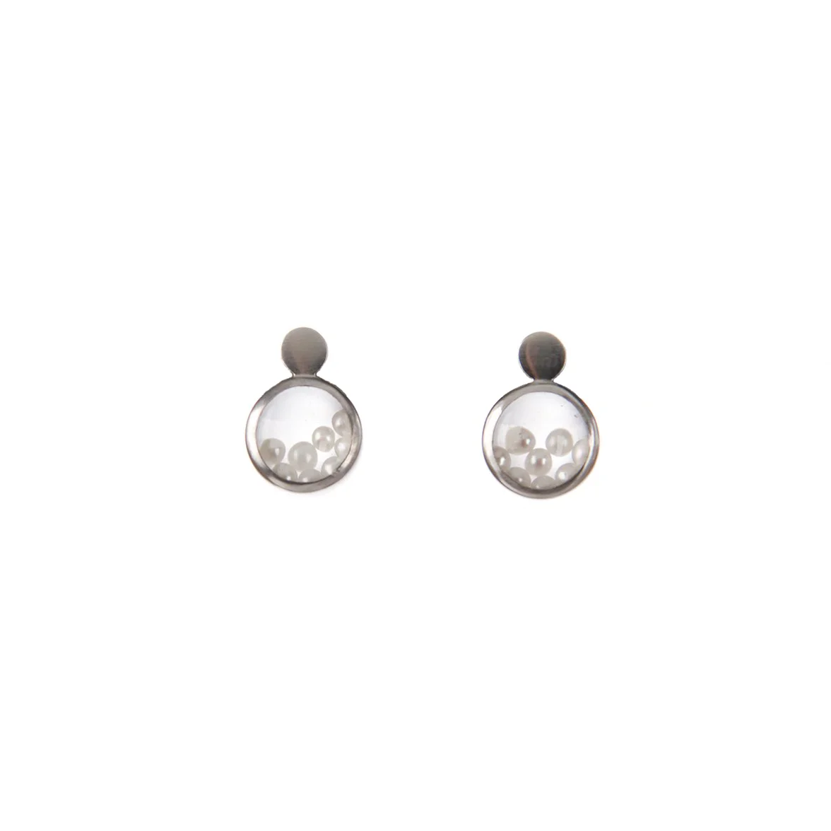 Don't miss your chance to pick up a pair of these beautiful Fresh Water Pearl Microscope Studs and help me set up a wonderful new teaching space at Karma & Crow. Photograph Courtesy of Bianca Hoffrichter.