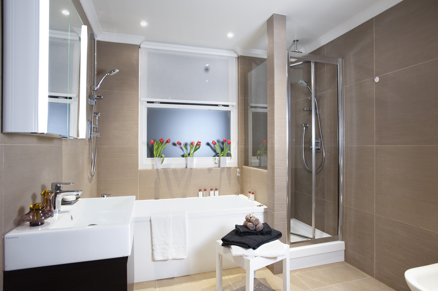 Calverey_Apartments_Bathroom.jpg