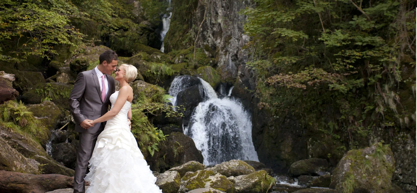 Chris Cook performing magic at the Lodore Falls Wedding Fayre in Borrowdale