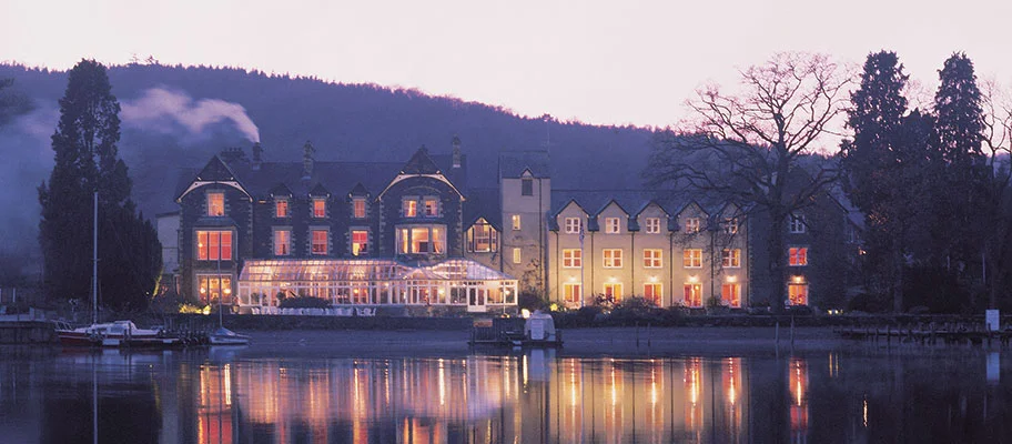 Chris Cook performing corporate magic at the Lakeside Hotel