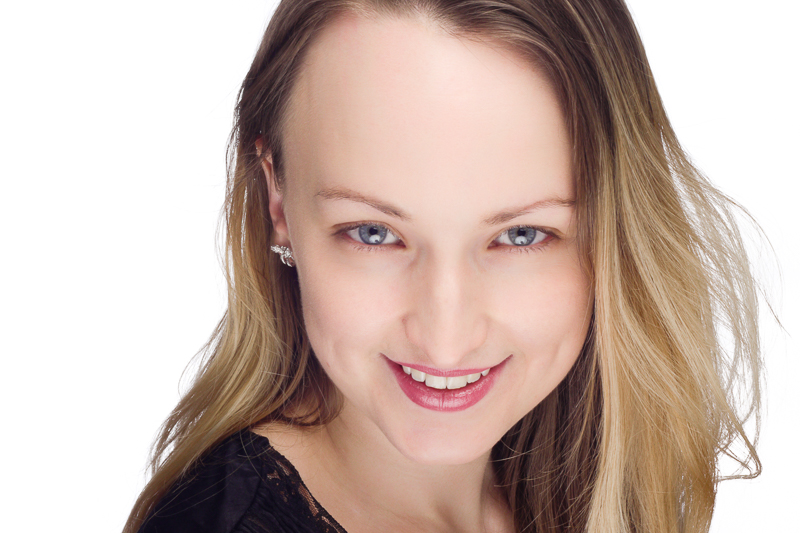 Aracelie-Headshots-Blog-2.jpg
