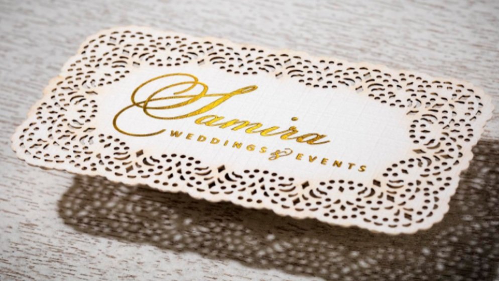 Custom+Die+Cut+on+Linen+Business+Cards+with+Gold+Foil+Delicate+Print+Marketing+Feminine+Design+Lace+Frill+Card.jpg