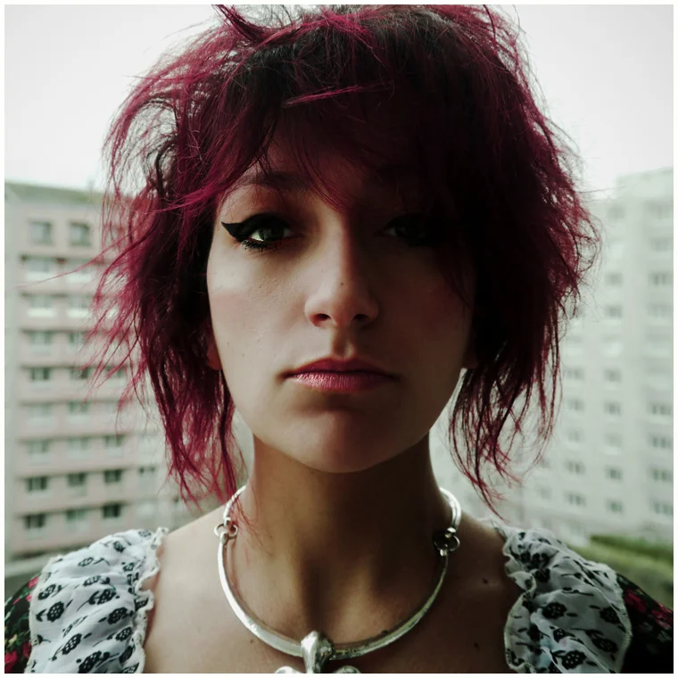lilylafronde-book-2015-autoportrait-generation.jpg