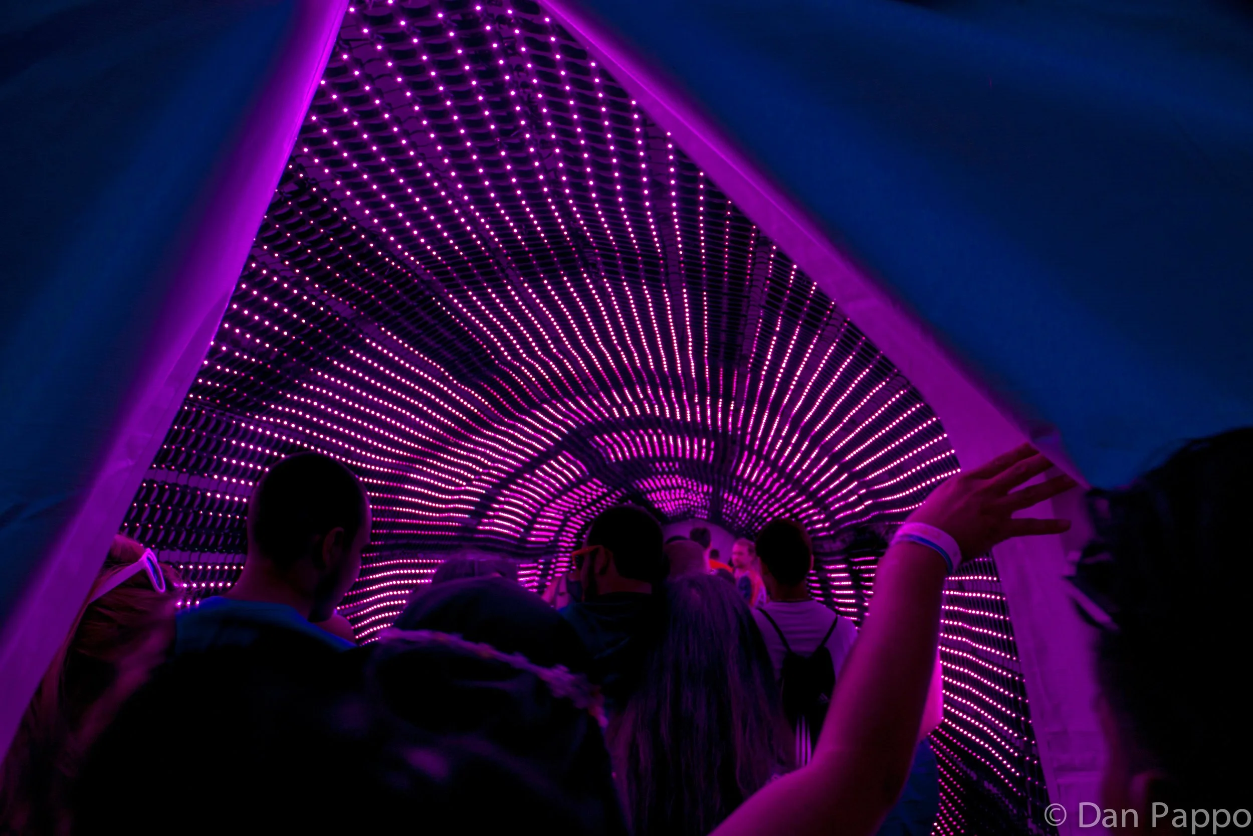 kayneLIVE-ElectricZooTMobile-Tunnel.jpg
