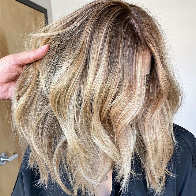 Sugga and Spice π€€
Hair by @nicholas__reyes_hair
#balayage#blonde#elpaso#elpasihair#elpasosalon#elpasostylist #elpasobalayage#btc #behindthechair