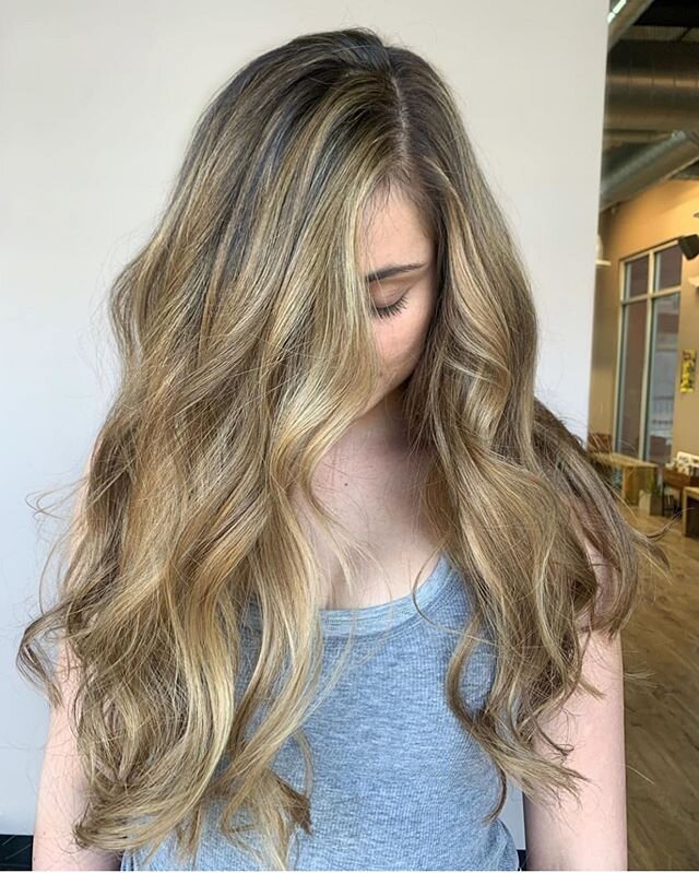 Perfection by @hairbycecieotero π
#shuuemura #oribe#ilesformula #kevinmurphy #schwarzkopfprofessional #goldwell#elpaso#elpasohair#elpasobalayage #elpasostylist