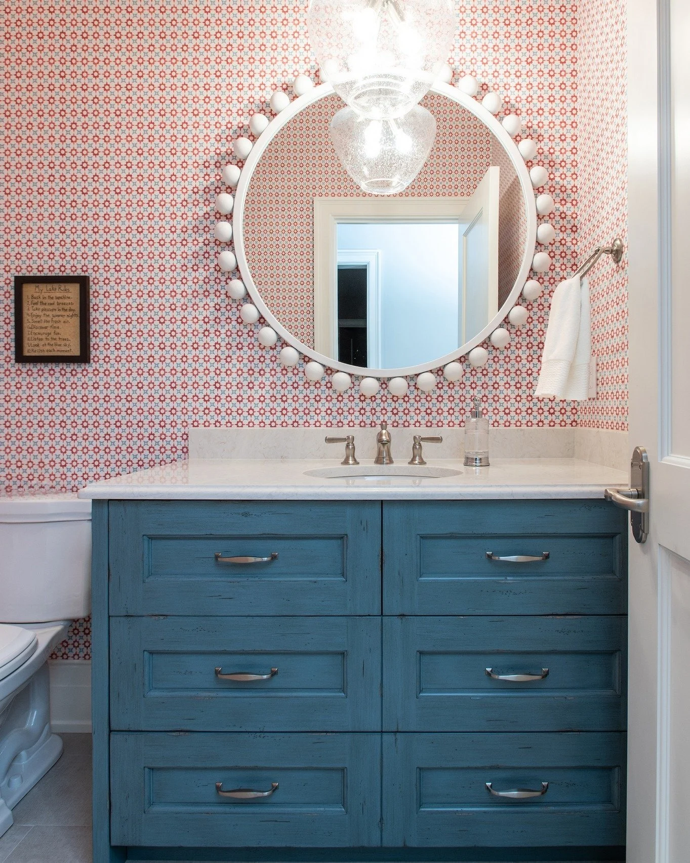A little love at first sight. 

For Valentine&rsquo;s Day, we&rsquo;re swooning over this charming bathroom vanity. A perfect mix of timeless design and fun personality, proving that even the smallest spaces deserve a little romance.

Design that dar