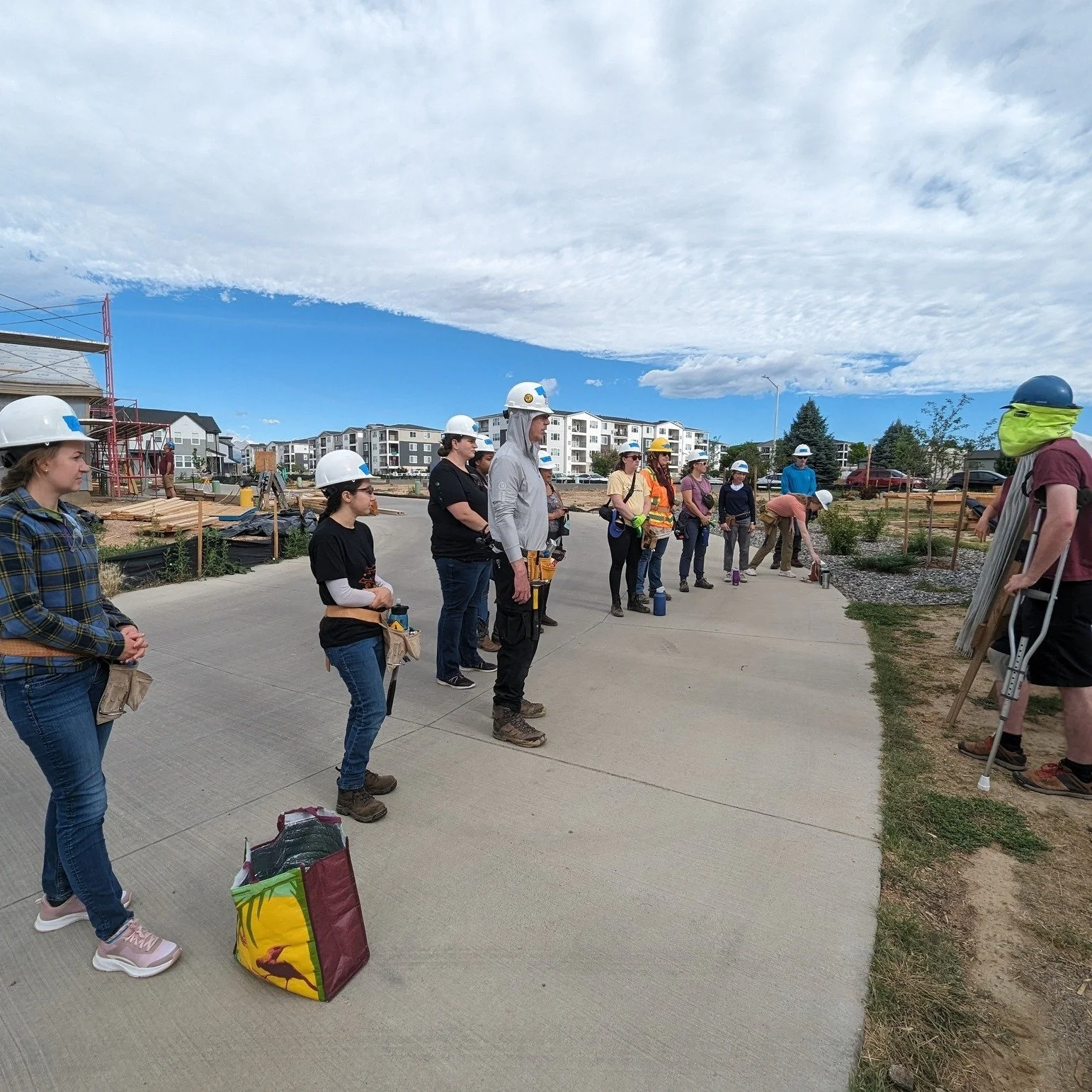 In one year, Habitat St Vrain volunteers put in nearly 15,000 hours of building time. THANK YOU to every single person who shows up to swing a hammer! ⚒🏠
#ThankYouVoulnteers #CommunityStrong