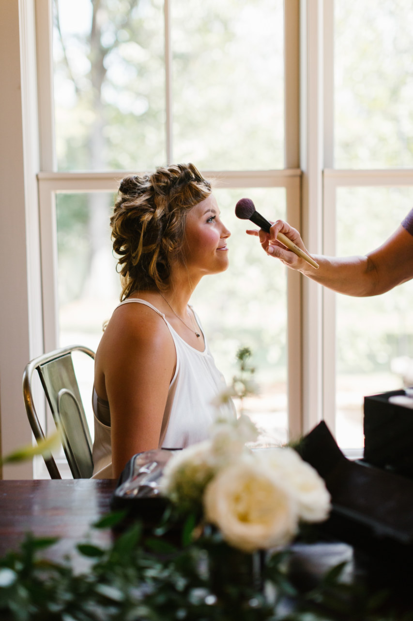 01_BrideGettingReady_040.jpg